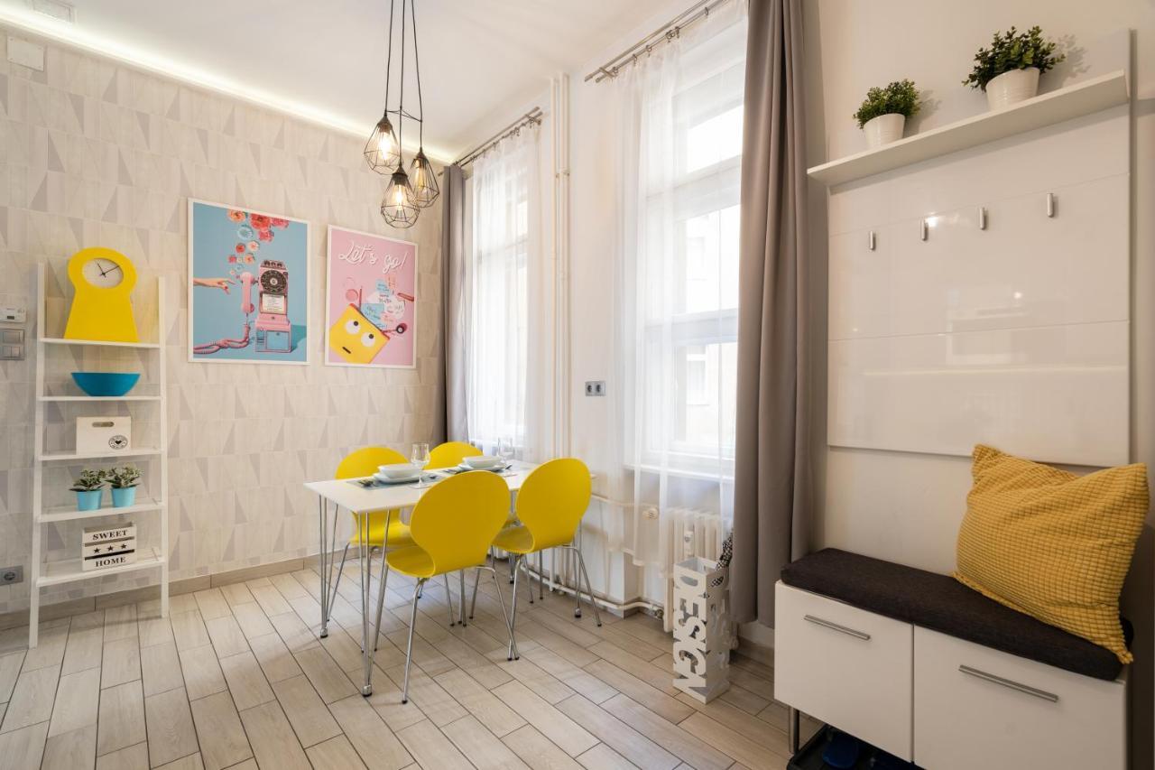 Bpr Chic Gem In The Heart Of The City Budapest Exterior foto