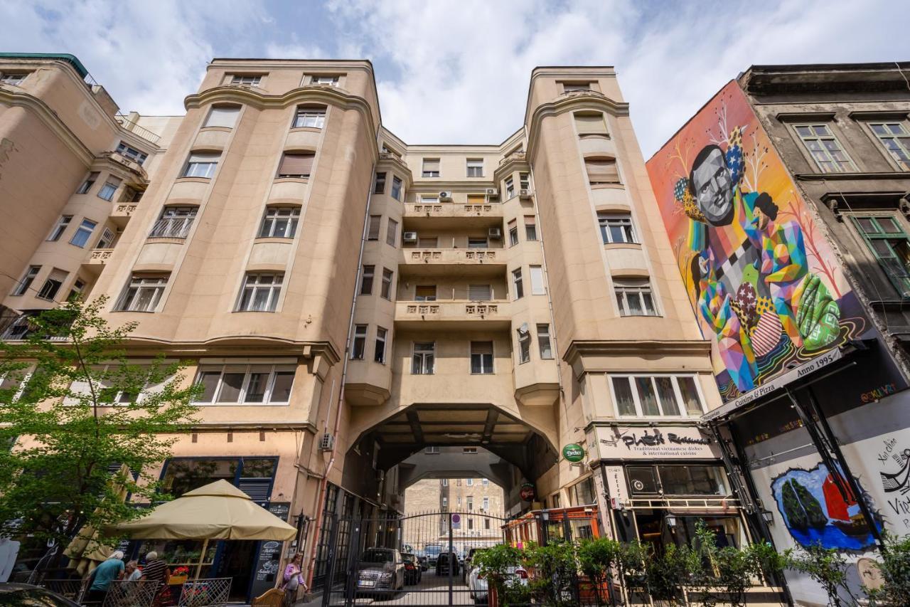 Bpr Chic Gem In The Heart Of The City Budapest Exterior foto