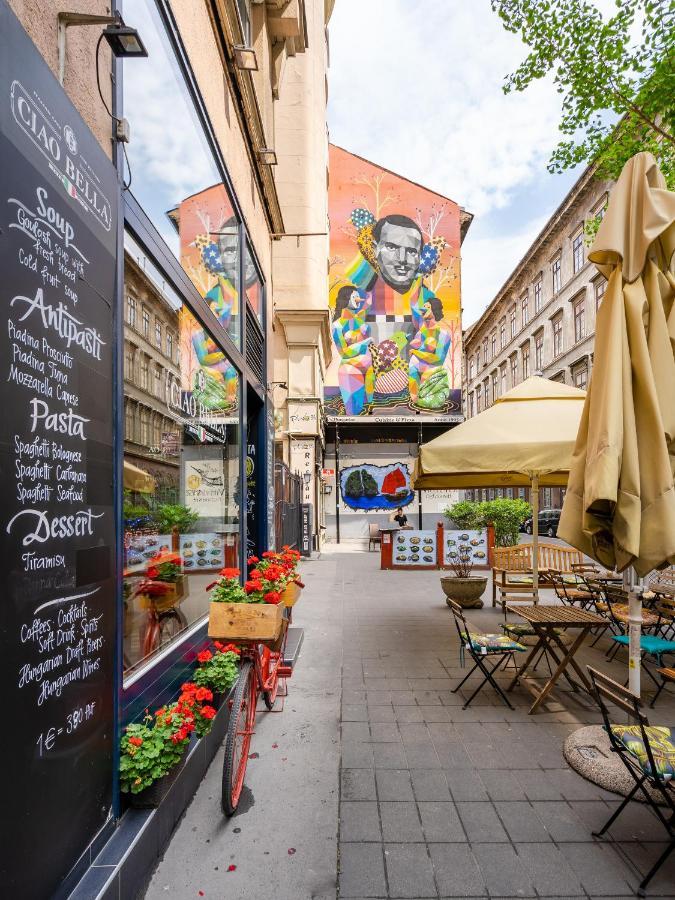 Bpr Chic Gem In The Heart Of The City Budapest Exterior foto